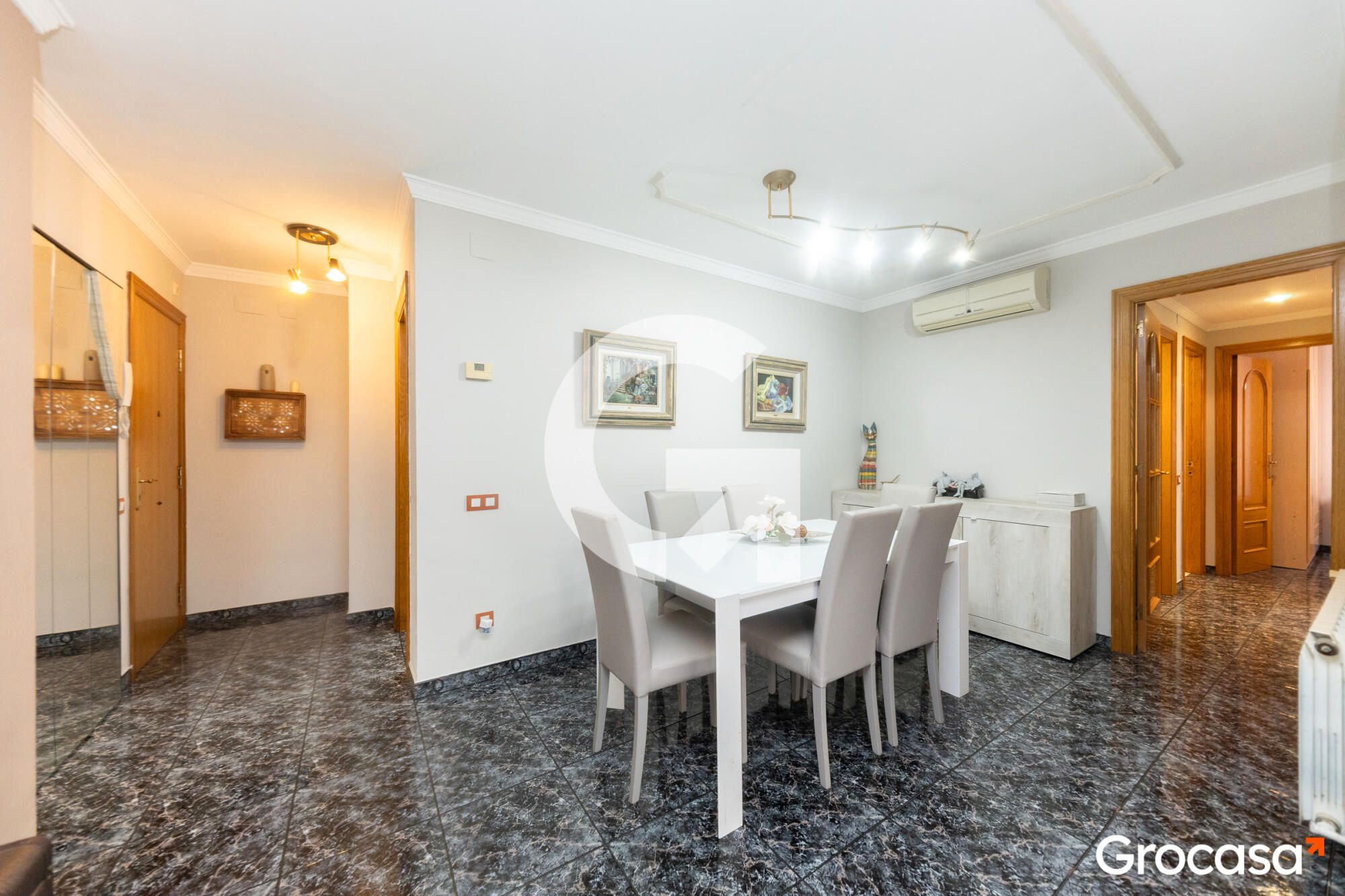 Menjador de Pis en venda en Sant Vicenç Dels Horts amb Aire condicionat, Calefacció i Forn