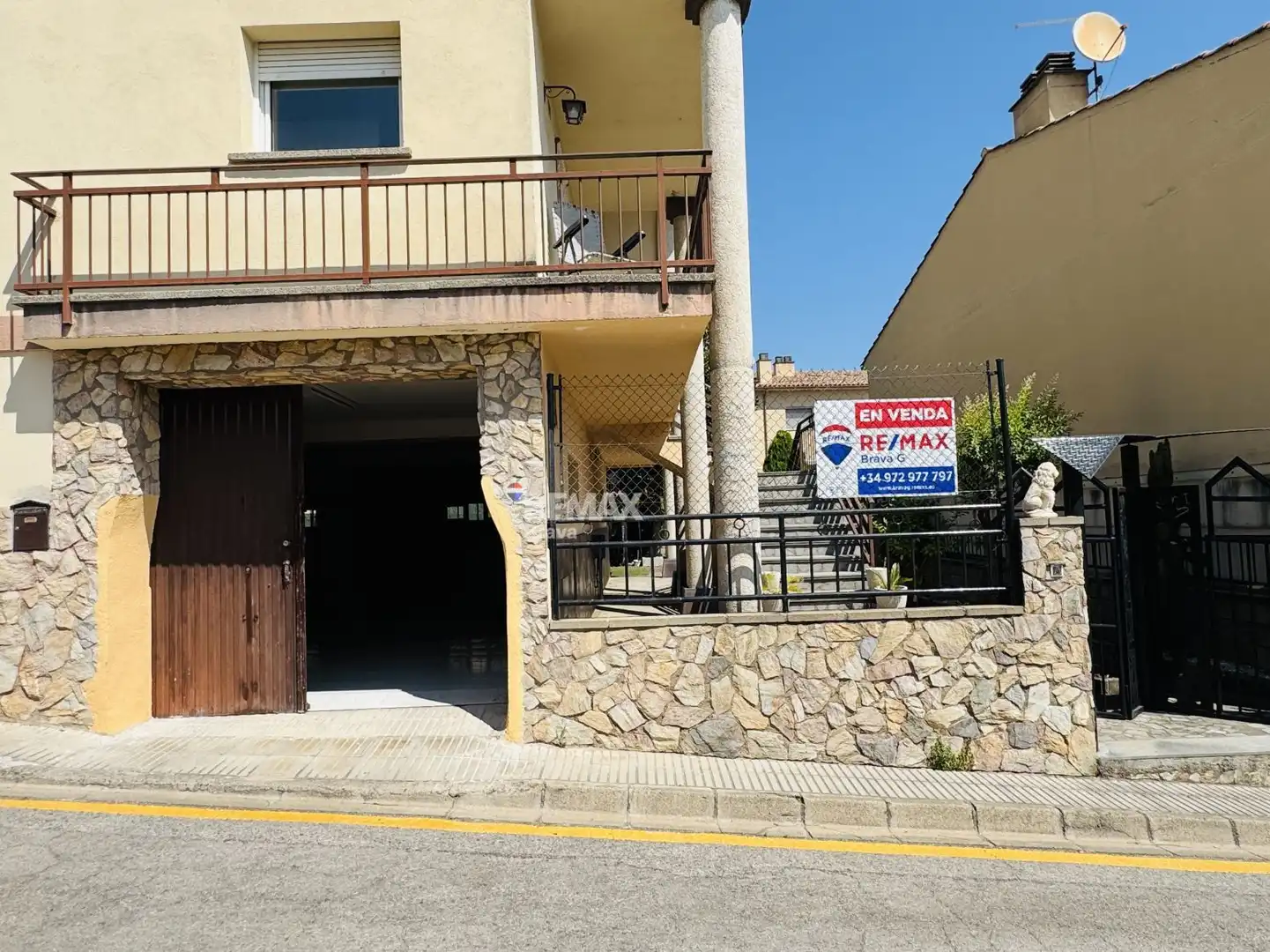 Vista exterior de Casa o xalet en venda en Amer amb Jardí privat, Terrassa i Traster