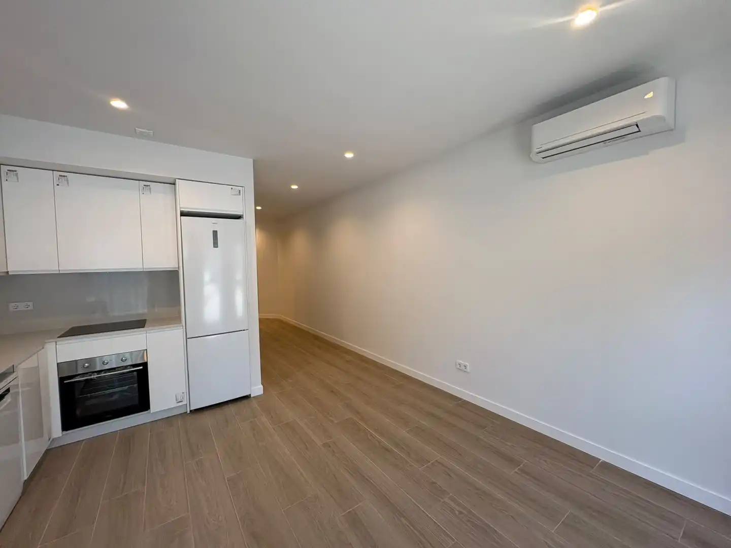 Appartamento con terrazza in affitto a Calle San Serapio, imagen 3
