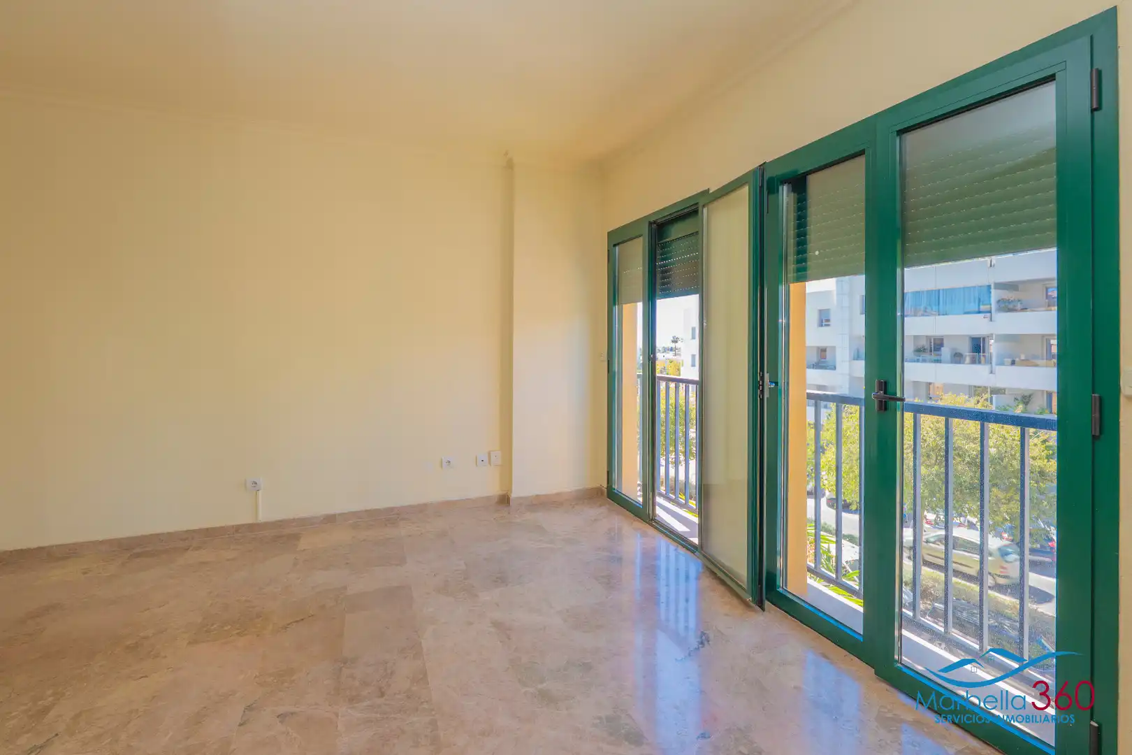 Wohnung zum Verkauf in Marbella mit Klimaanlage, Terrasse und Abstellraum