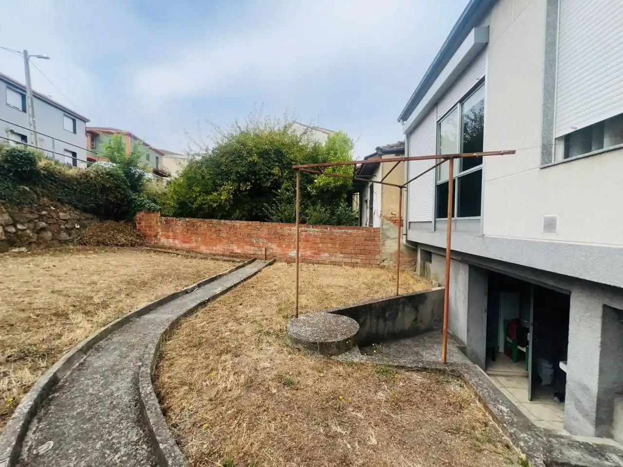 Houses for sale in Ourense Capital   with Heating, Terrace and Furnished