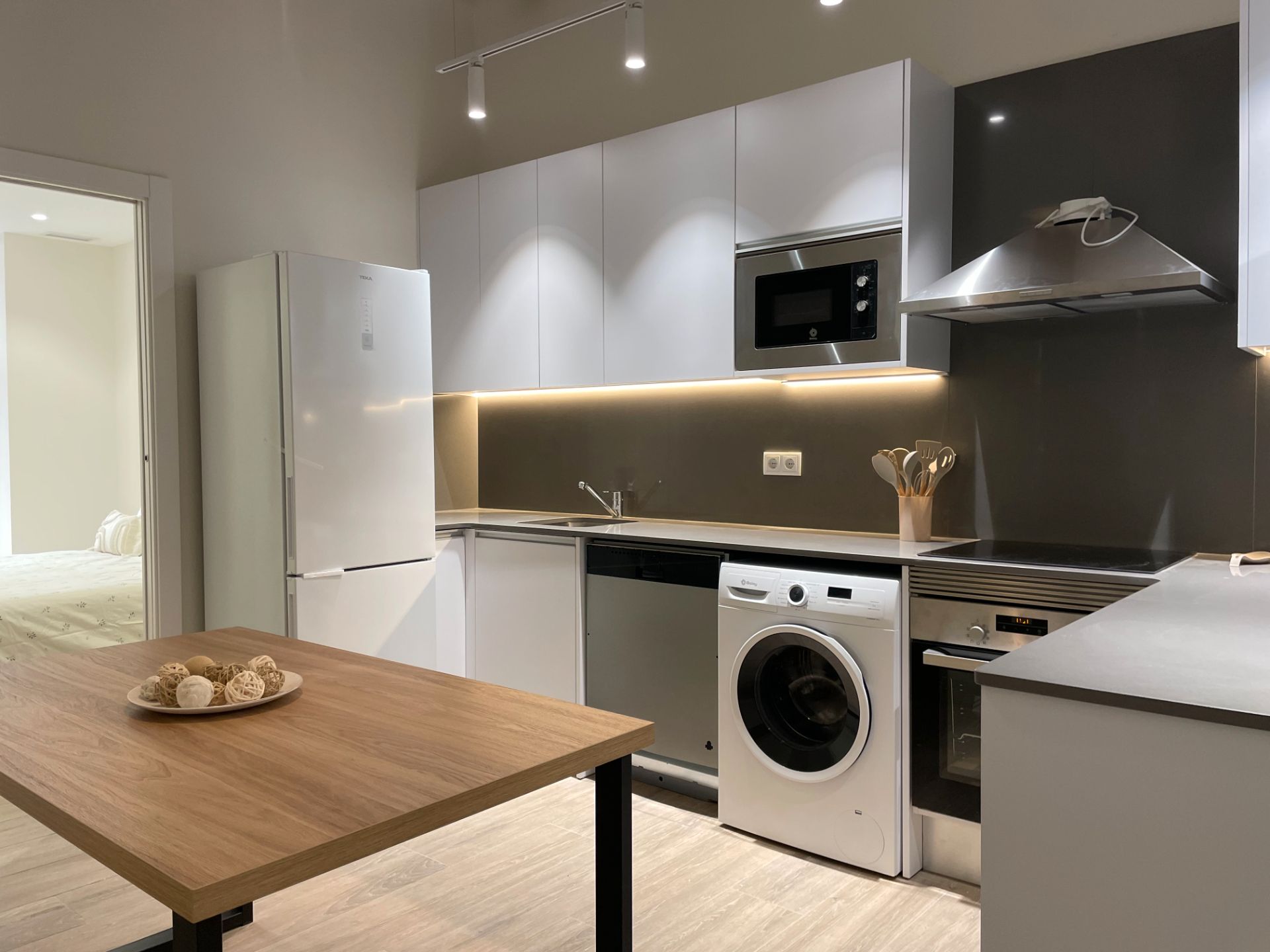 Cuina de Apartament de lloguer en  Barcelona Capital amb Aire condicionat, Calefacció i Moblat