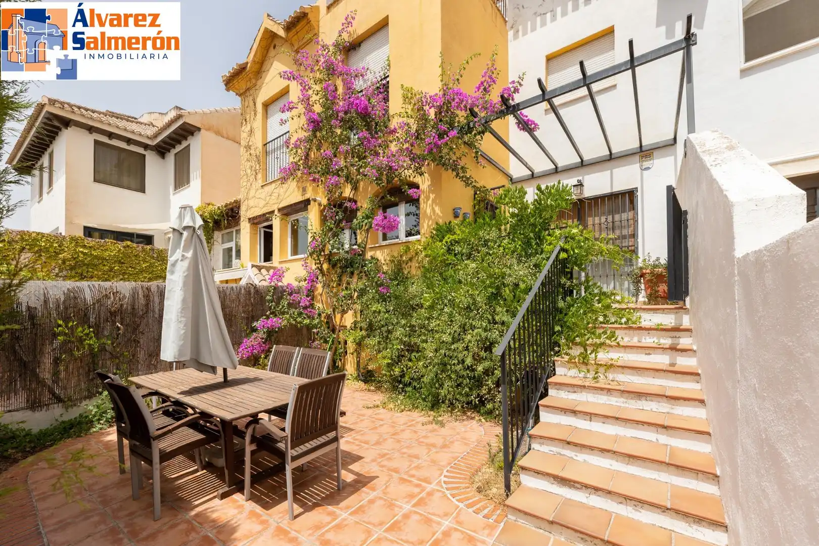 Casa adosada en venta en Calle SALA DOS HERMANAS, Crta. De la Sierra