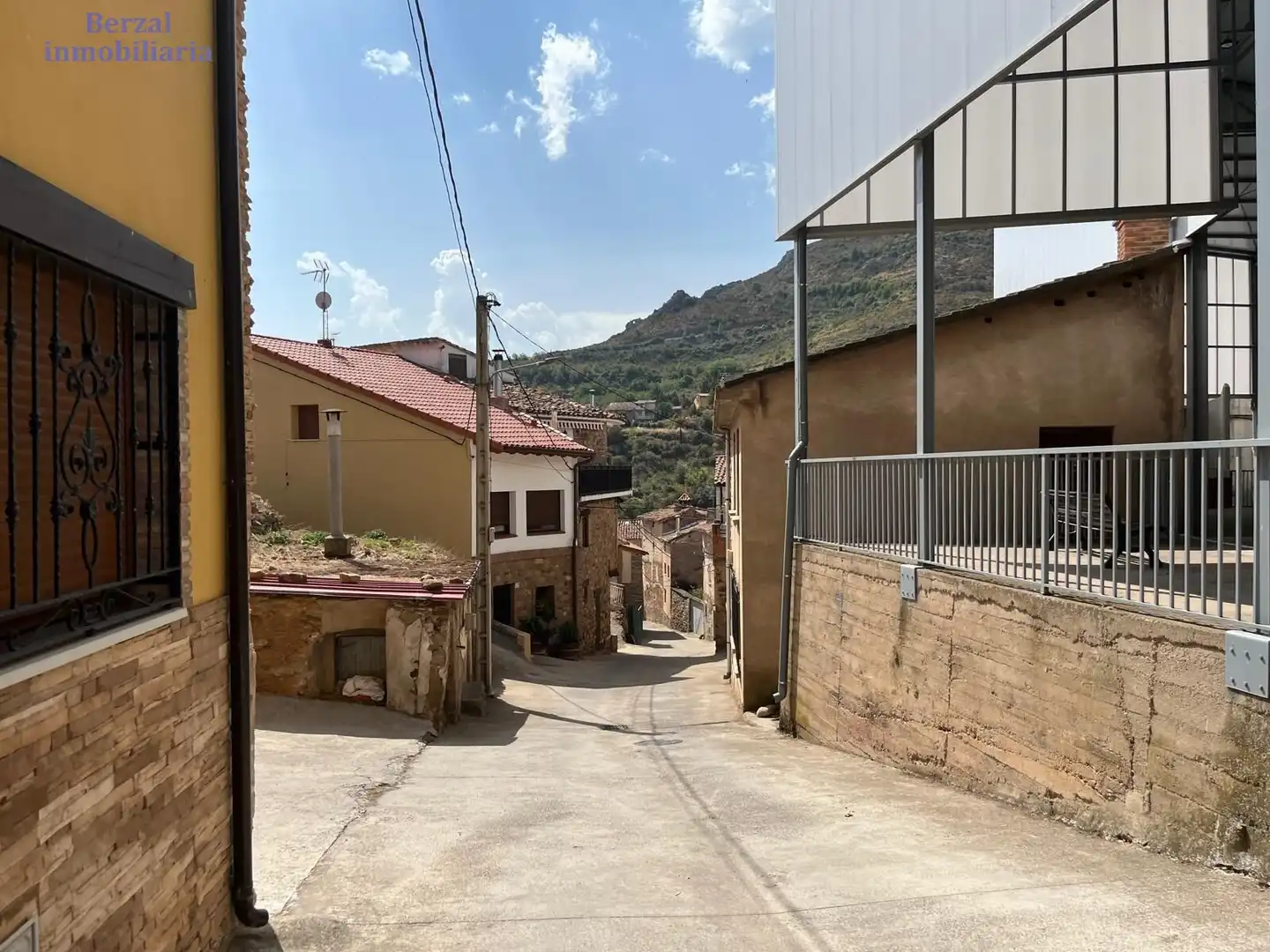 Vista exterior de Casa o xalet en venda en Santa Engracia del Jubera