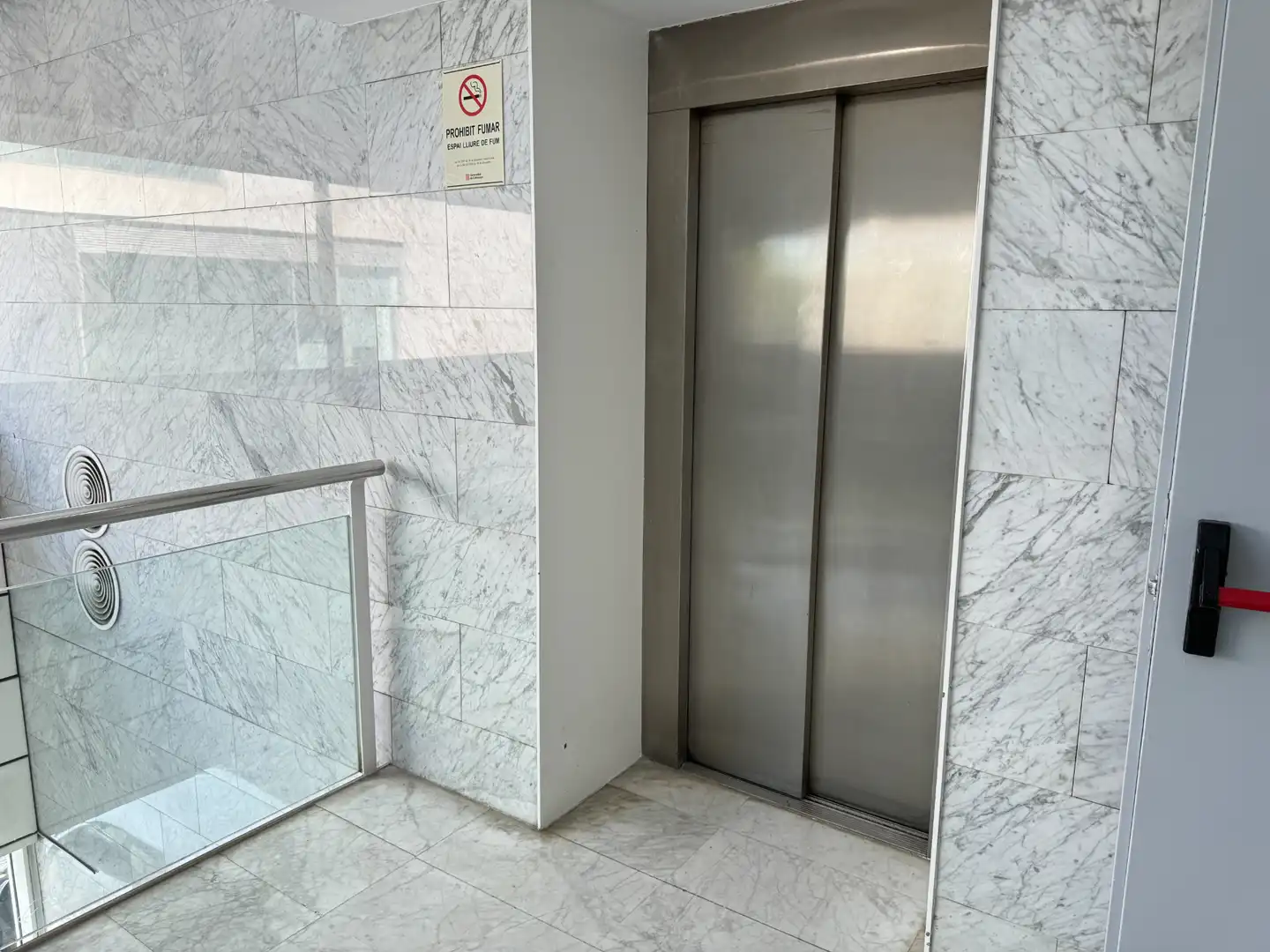Oficina amb ascensor de lloguer a Avinguda de la Via Augusta, imagen 20