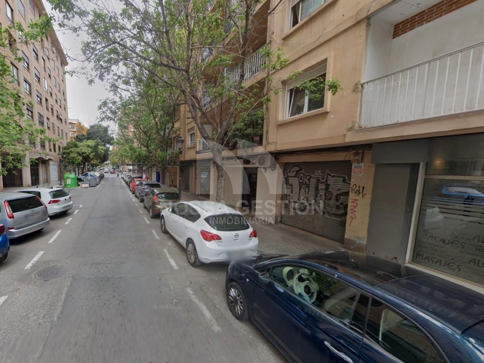 Vista exterior de Estudi en venda en  Valencia Capital amb Balcó