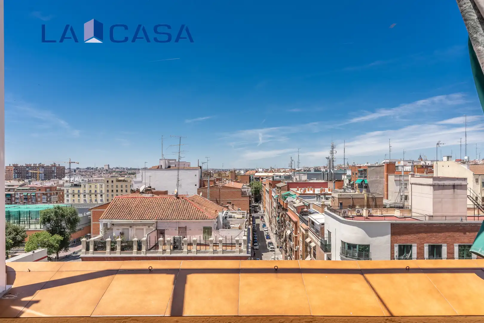 Vista exterior de Piso en venta en Madrid con Calefacción y Terraza