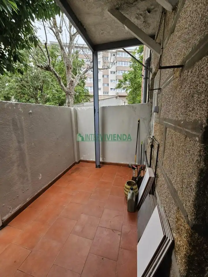Terrassa de Casa o xalet en venda en Vigo  amb Calefacció, Jardí privat i Parquet
