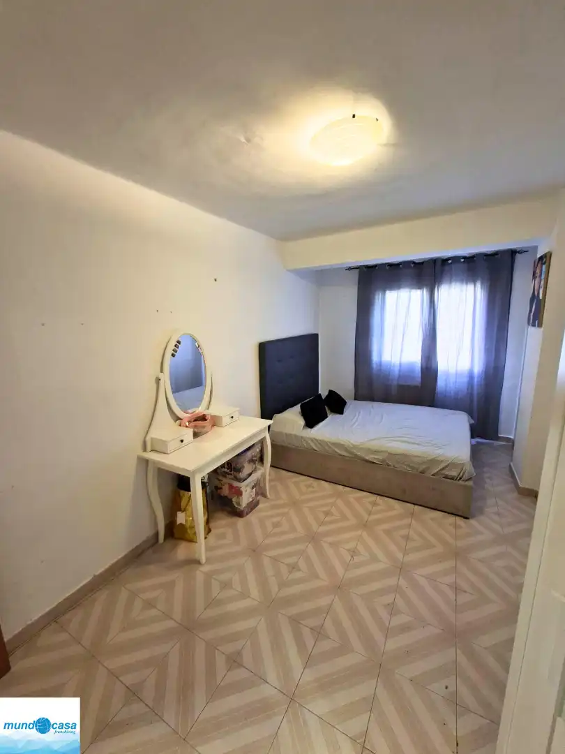 Habitación de Piso en venta en Zaragoza con Balcón