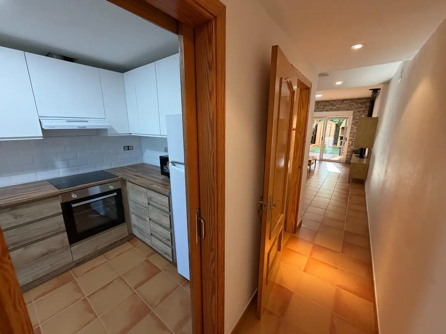 Küche von Einfamilien-Reihenhaus zum Verkauf in Dénia mit Klimaanlage, Privatgarten und Terrasse