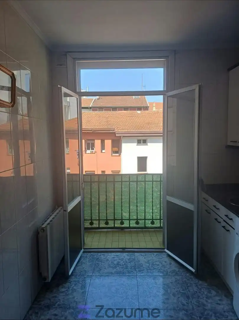 Flat with terrace to rent in Correos Kalea, imagen 5