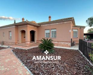 Vista exterior de Casa o xalet de lloguer en Aljaraque amb Aire condicionat, Calefacció i Jardí privat