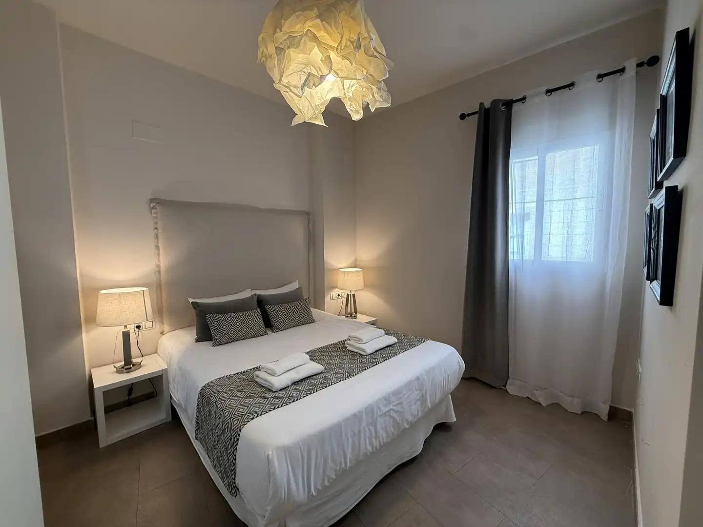 Schlafzimmer von Wohnung zur Miete in Valencia mit Klimaanlage, Heizung und Möbliert