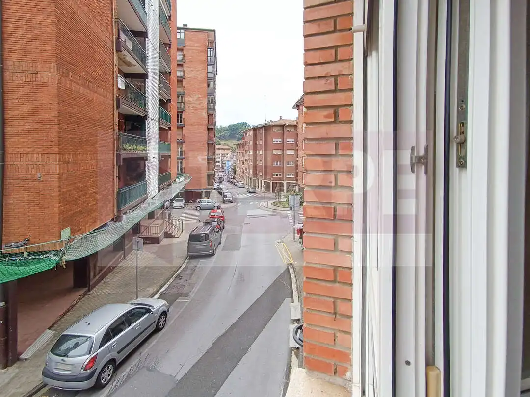 Vista exterior de Piso en venta en Lezo con Calefacción, Trastero y Balcón