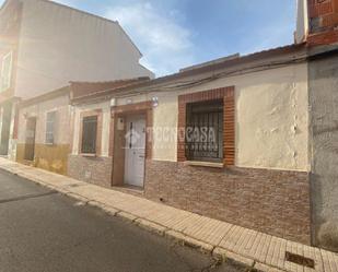 Exterior view of Single-family semi-detached for sale in Puertollano  with Heating