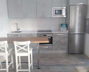 Cuina de Apartament de lloguer en Salamanca Capital amb Calefacció i Moblat