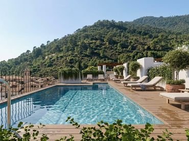Apartament amb piscina en venda a Benahavís pueblo