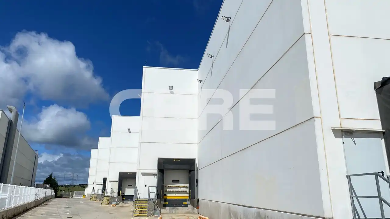 Nave industrial de alquiler en Calle de Siete Picos, 11, Zona Industrial