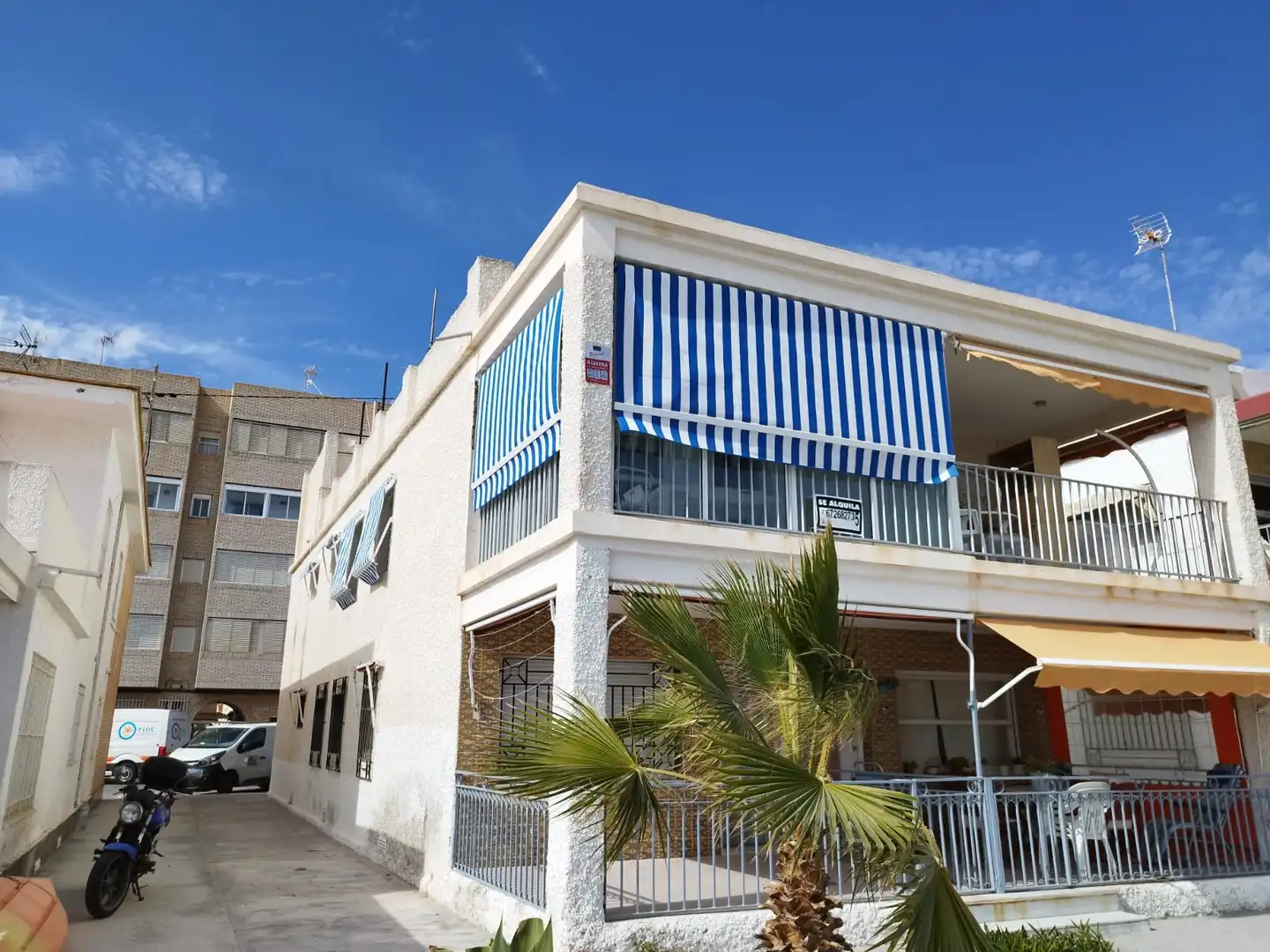Vista exterior de Apartamento de alquiler en Santa Pola con Aire acondicionado, Calefacción y Terraza