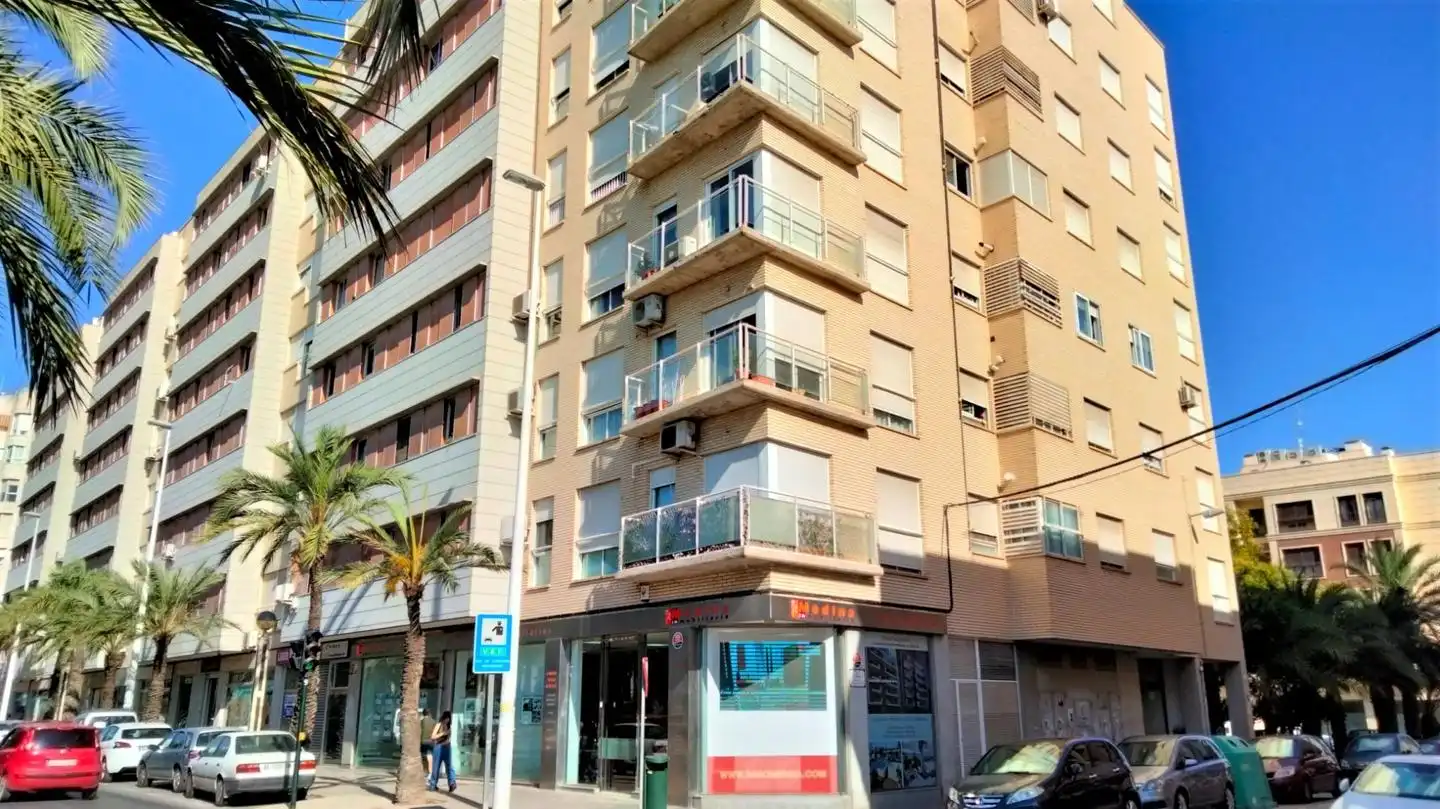 Exterior view of Garage for rent in Elche / Elx