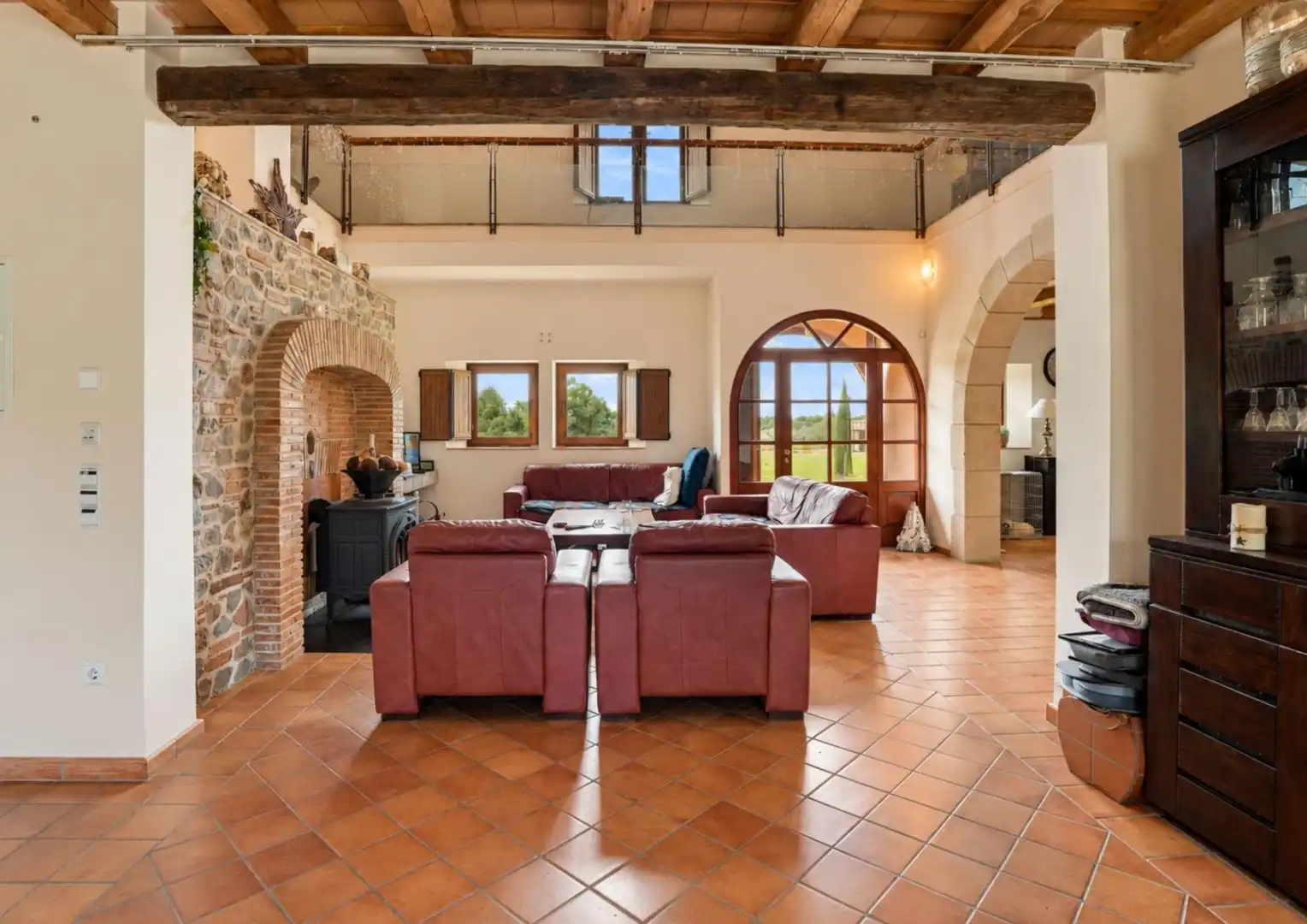 Sala d'estar de Finca rústica en venda en Vilobí d'Onyar amb Jardí privat, Terrassa i Piscina