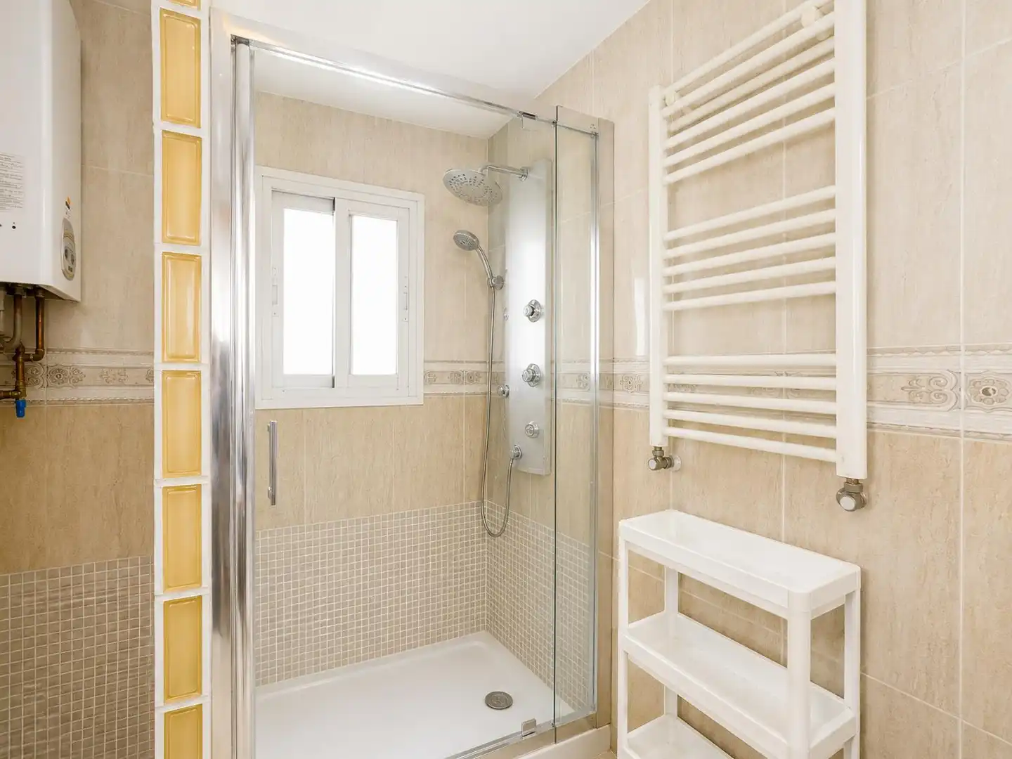 Bathroom of Flat for sale in Zaragoza