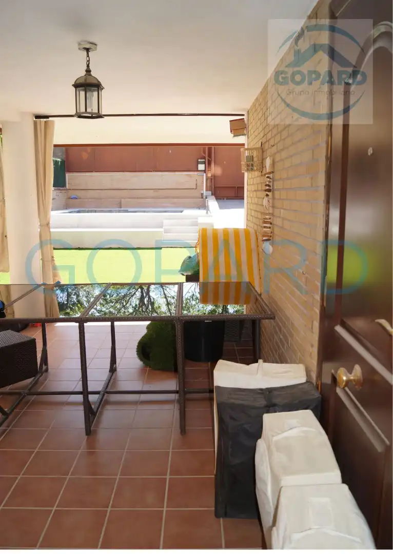 Terraza de Estudio de alquiler en Villanueva del Pardillo con Calefacción, Jardín privado y Amueblado