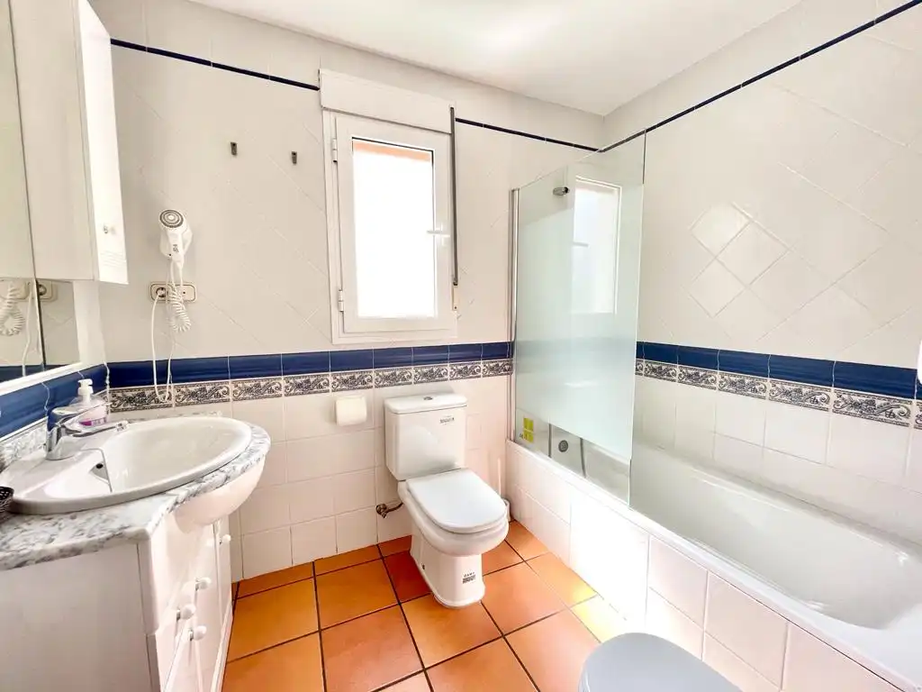 Baño de Casa adosada de alquiler en Montejaque con Amueblado