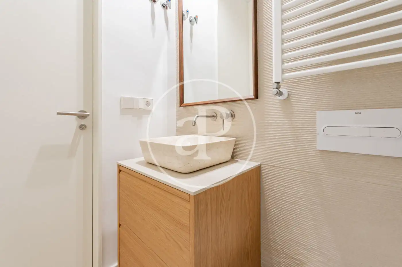 Badezimmer von Wohnung zum Verkauf in Madrid mit Klimaanlage, Heizung und Möbliert