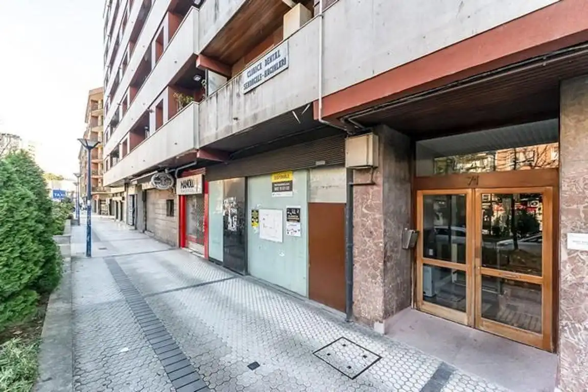 Local comercial en venda a Avenida de Navarra 71, imagen 2