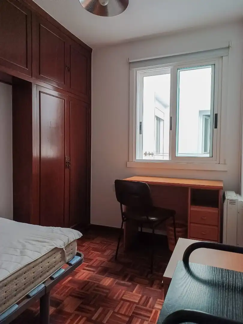 Schlafzimmer von Wohnung zur Miete in Santiago de Compostela  mit Heizung, Terrasse und Möbliert