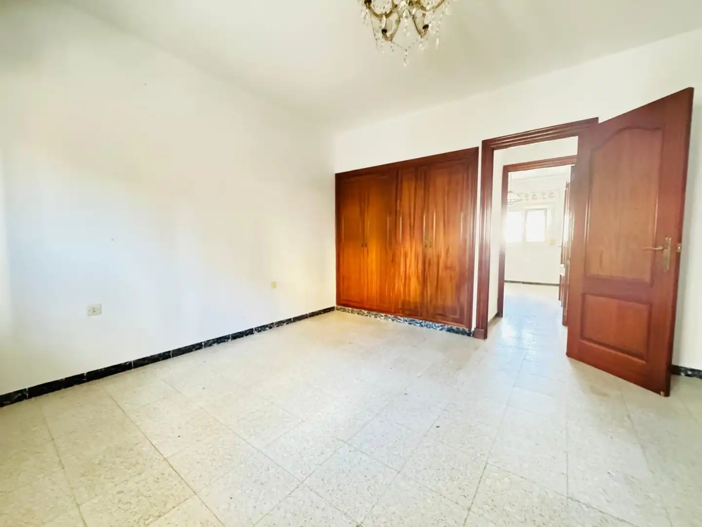 Houses for sale in Algeciras  with Storage room
