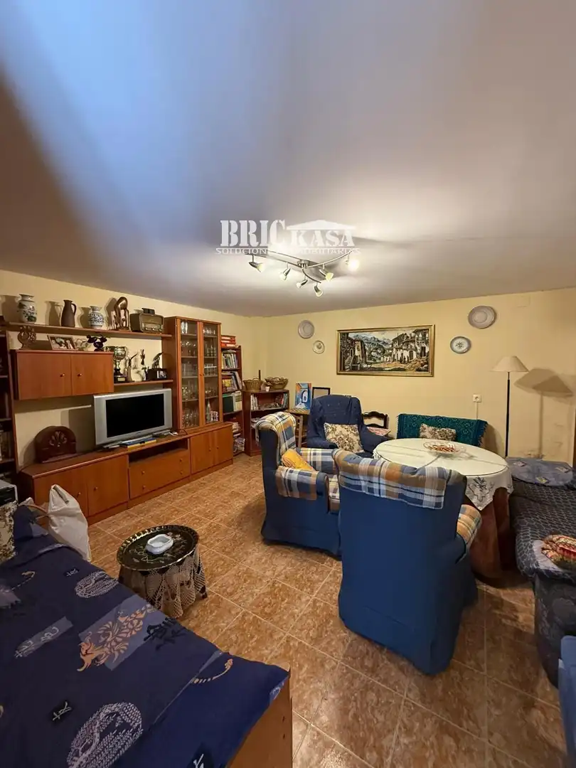 Houses for sale in Cáceres  with Air Conditioner, Terrace and Storage room