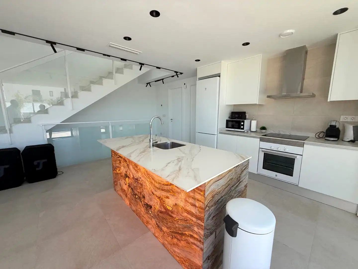 Cuina de Casa o xalet en venda en Santa Pola amb Aire condicionat, Jardí privat i Terrassa