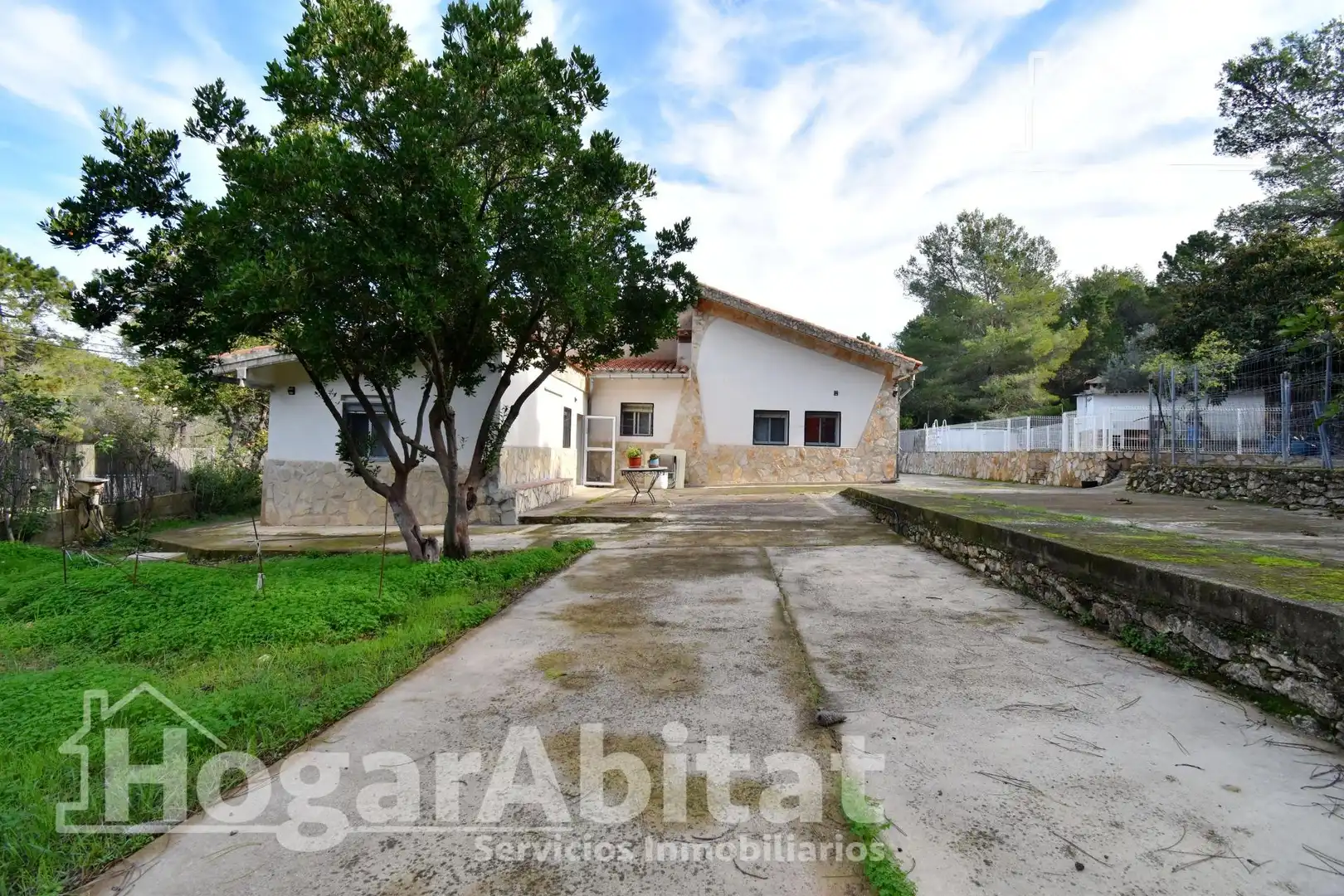 Vista exterior de Casa o chalet en venta en Simat de la Valldigna con Aire acondicionado, Calefacción y Jardín privado