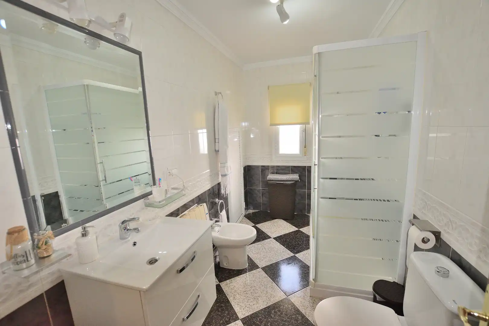 Baño de Dúplex en venta en El Gastor con Terraza, Trastero y Horno