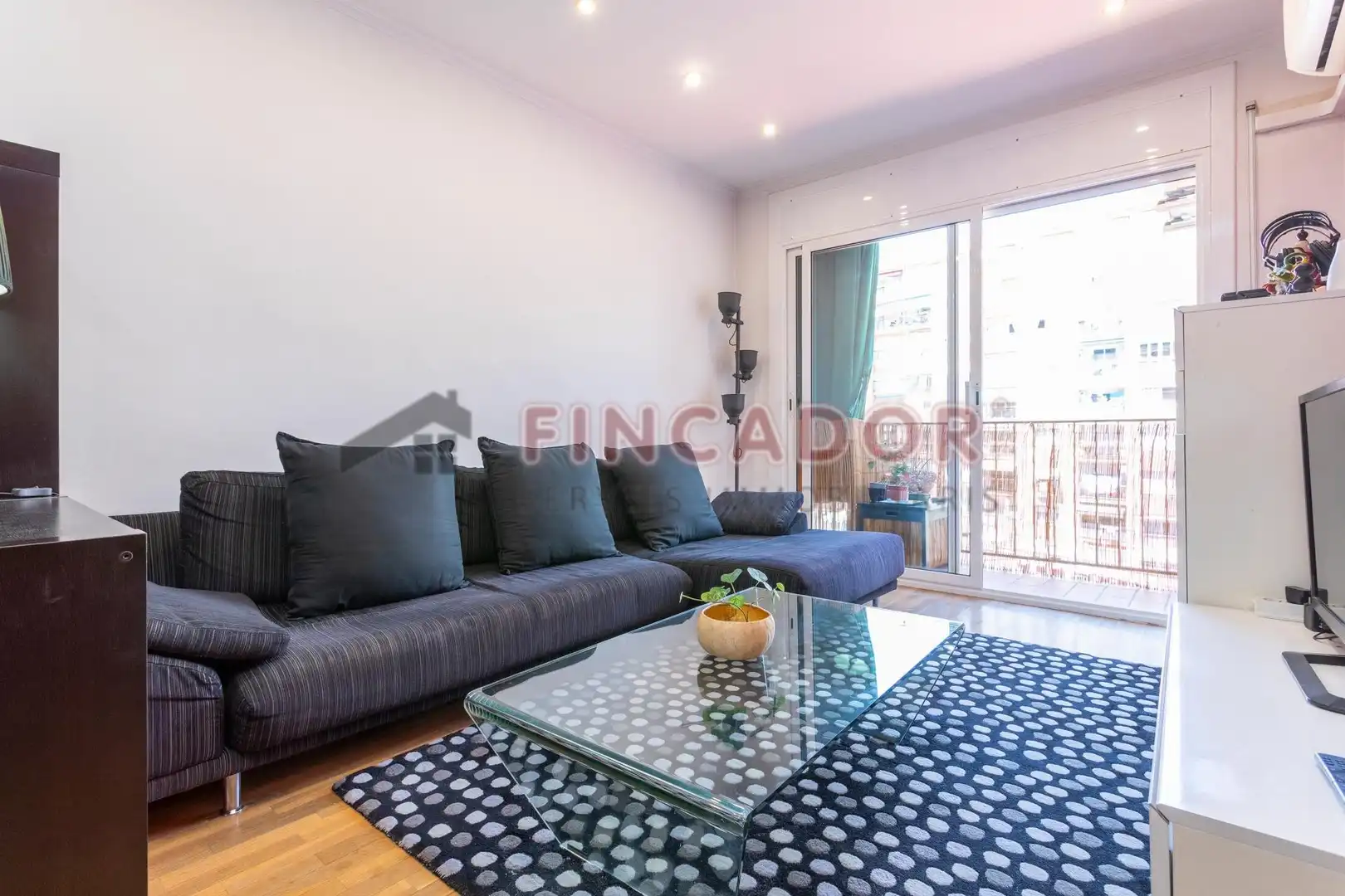 Appartamento con terrazza in vendita a Carrer de València, imagen 2