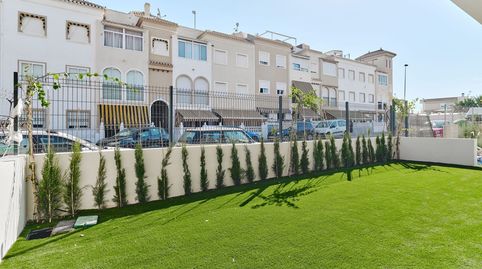 Foto 3 de Casa adosada en venda a Calle Maestro Quino, Playa de los Náufragos, Torrevieja