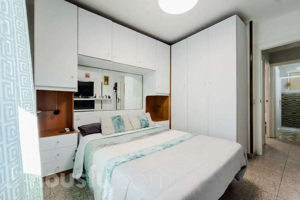 Habitación de Piso en venta en Badalona con Aire acondicionado, Calefacción y Amueblado