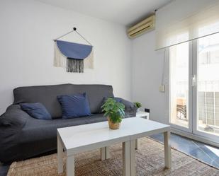 Dormitori de Apartament de lloguer en  Barcelona Capital amb Aire condicionat, Moblat i Forn