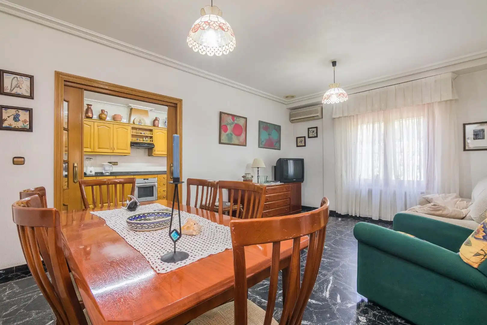 Menjador de Casa o xalet en venda en Elche / Elx amb Jardí privat, Terrassa i Piscina