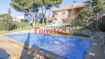 Swimming pool of House or chalet for sale in Villaviciosa de Odón  with Air Conditioner, Heating and Private garden