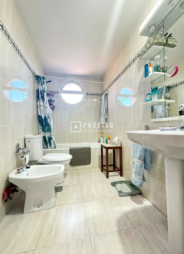 Baño de Piso en venta en Fuenlabrada con Aire acondicionado, Calefacción y Jardín privado