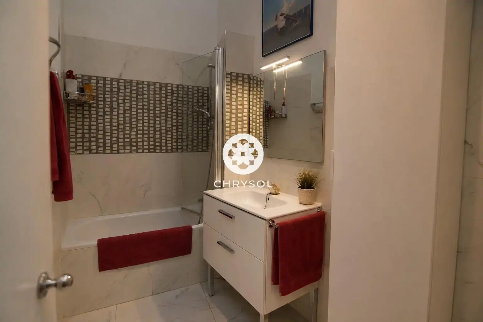 Badezimmer von Erdgeschoss zum Verkauf in Barcelona mit Klimaanlage und Heizung