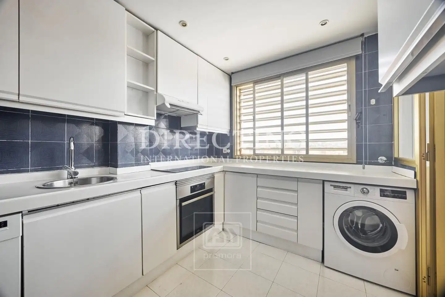 Kitchen of Flat for sale in Madrid  with Air Conditioner, Heating and Parquet flooring