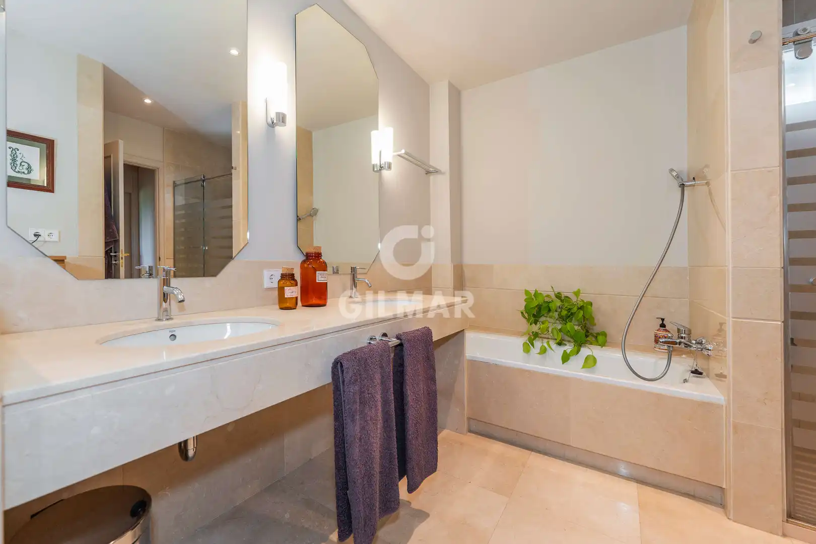 Bathroom of Houses for sale in Pozuelo de Alarcón  with Heating, Private garden and Swimming Pool