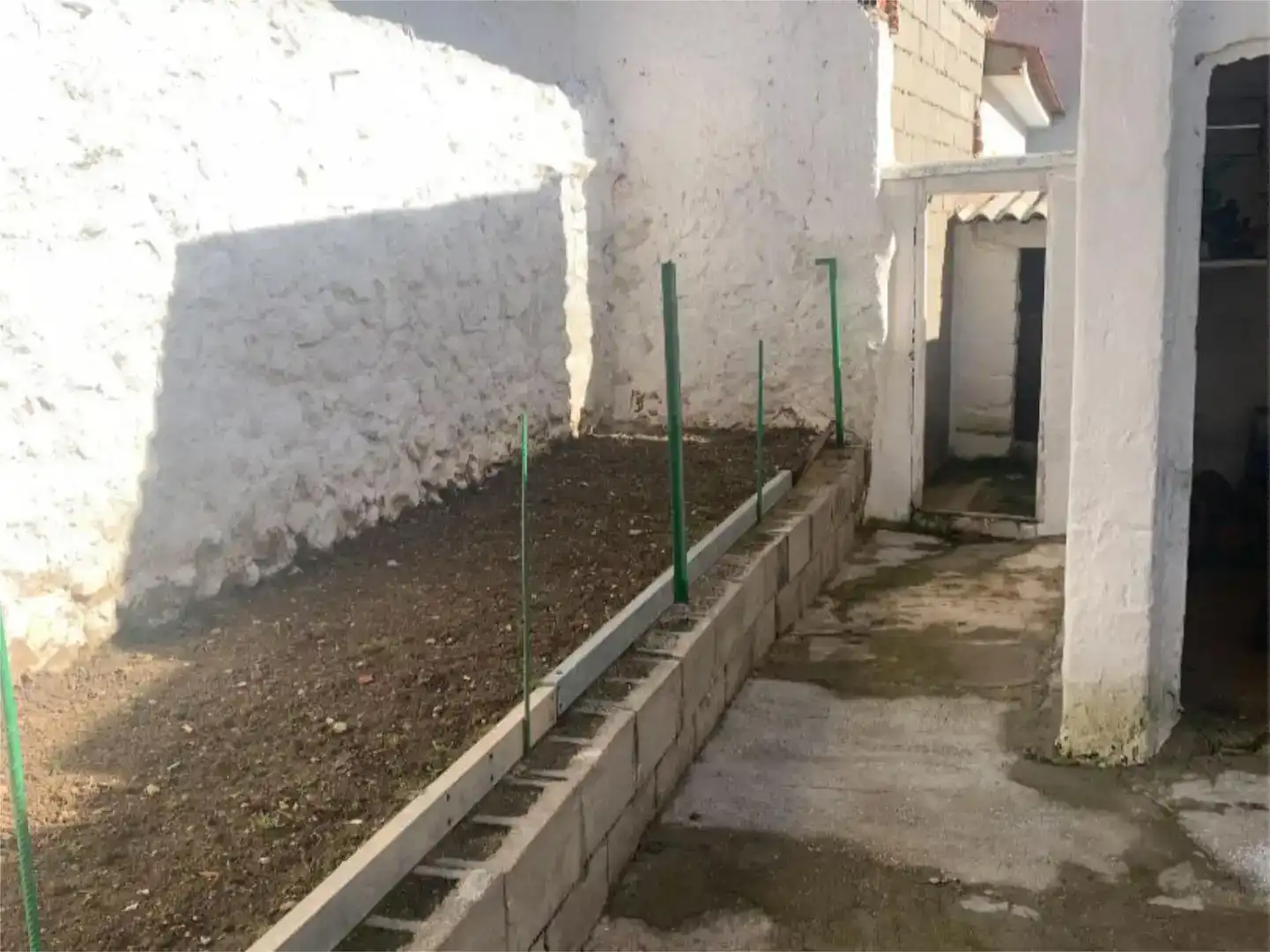 Jardín de Casa adosada en venta en Monreal del Llano con Amueblado