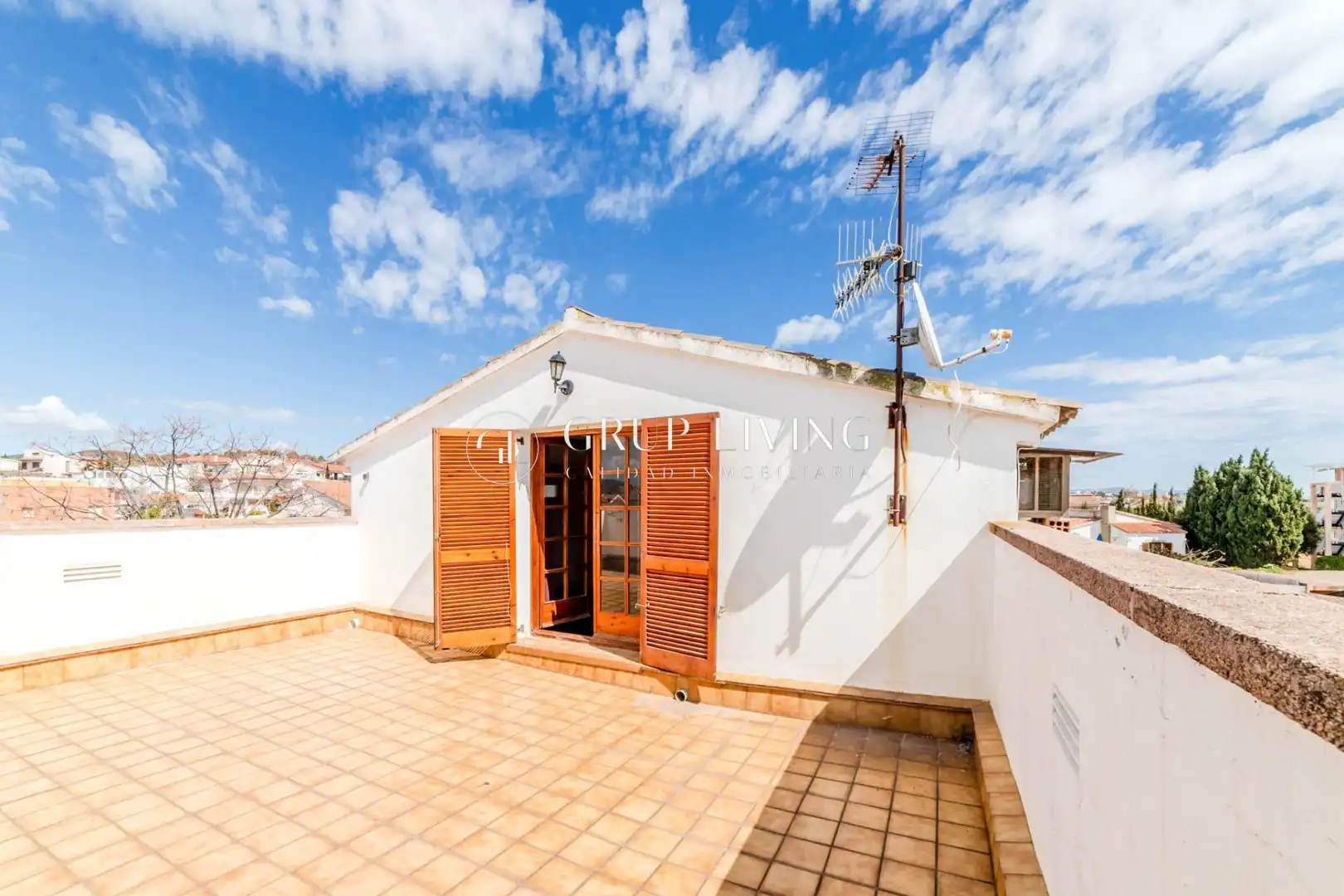 Terraza de Casa o chalet en venta en Vilanova i la Geltrú con Calefacción, Jardín privado y Terraza