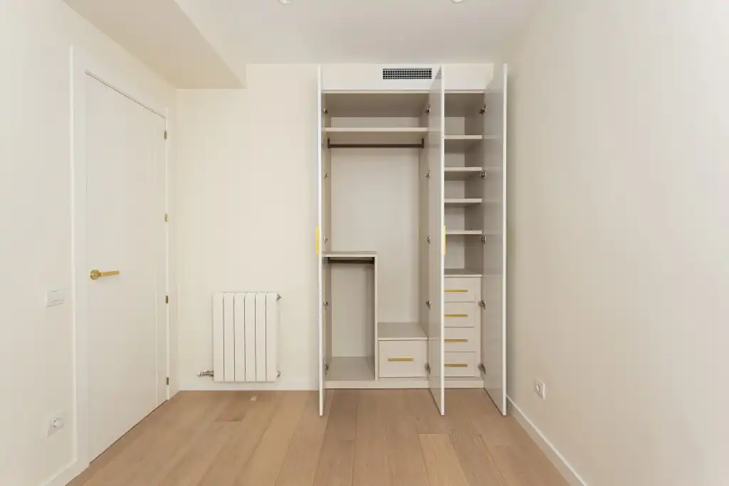 Dormitori de Apartament en venda en Barcelona amb Calefacció, Traster i Moblat