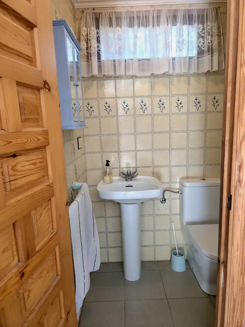 Bany de Casa o xalet en venda en Pomar de Valdivia amb Calefacció, Jardí privat i Terrassa